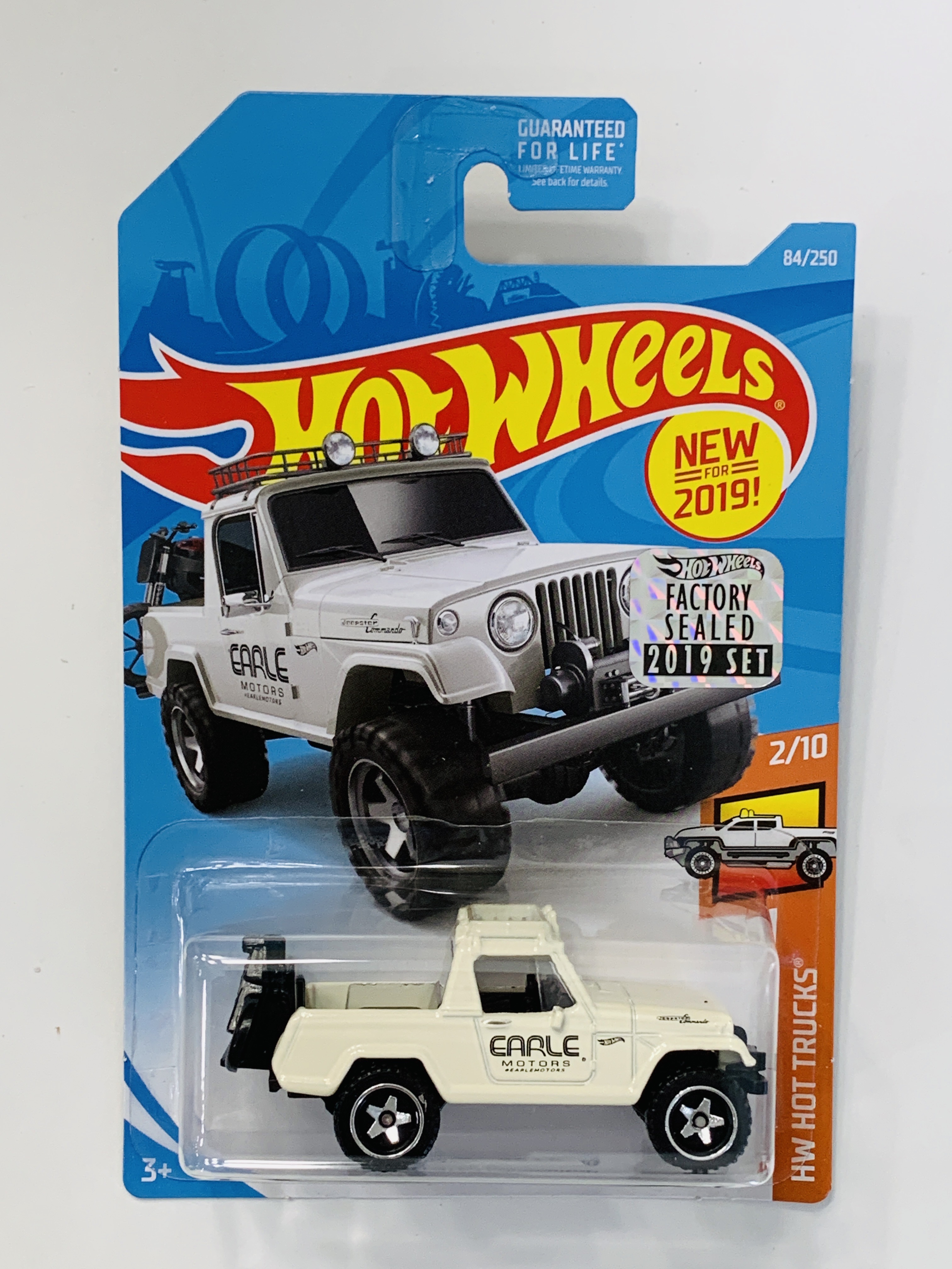 Hot Wheels 2019 Factory Set #84 '67 Jeepster Commando - White