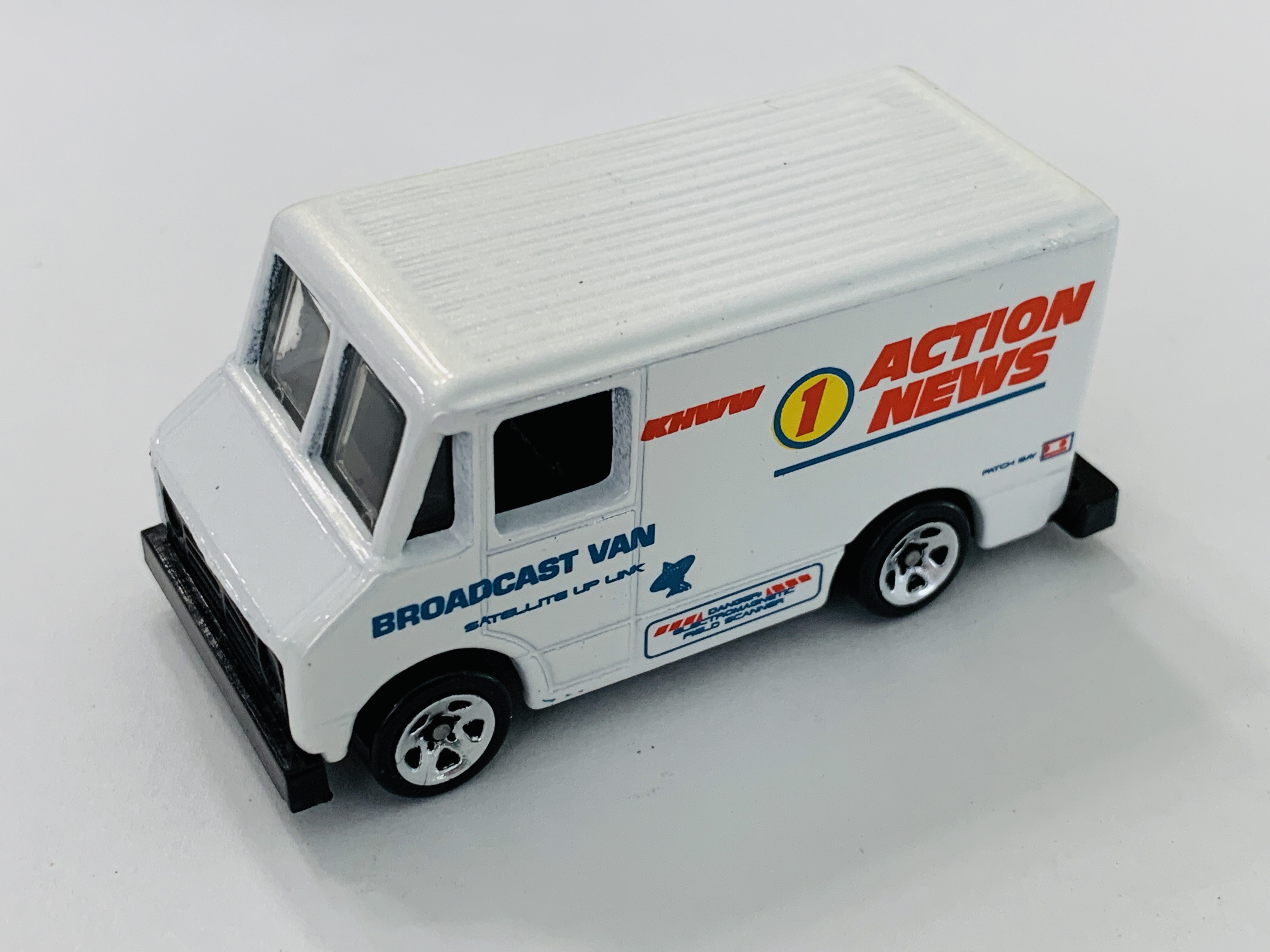 Hot Wheels Action News Broadcast Van - 5 Pack Exclusive