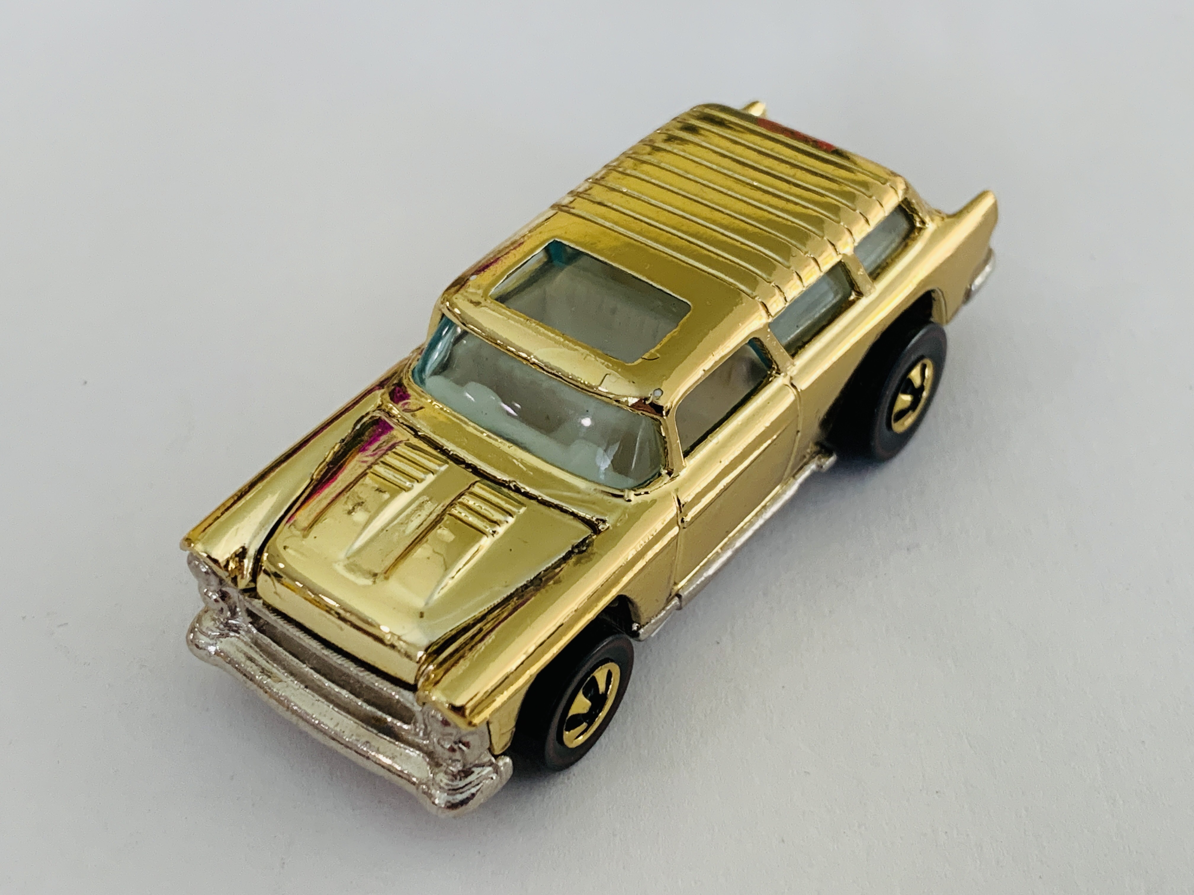 Hot Wheels FAO Schwarz Gold Series Classic Nomad
