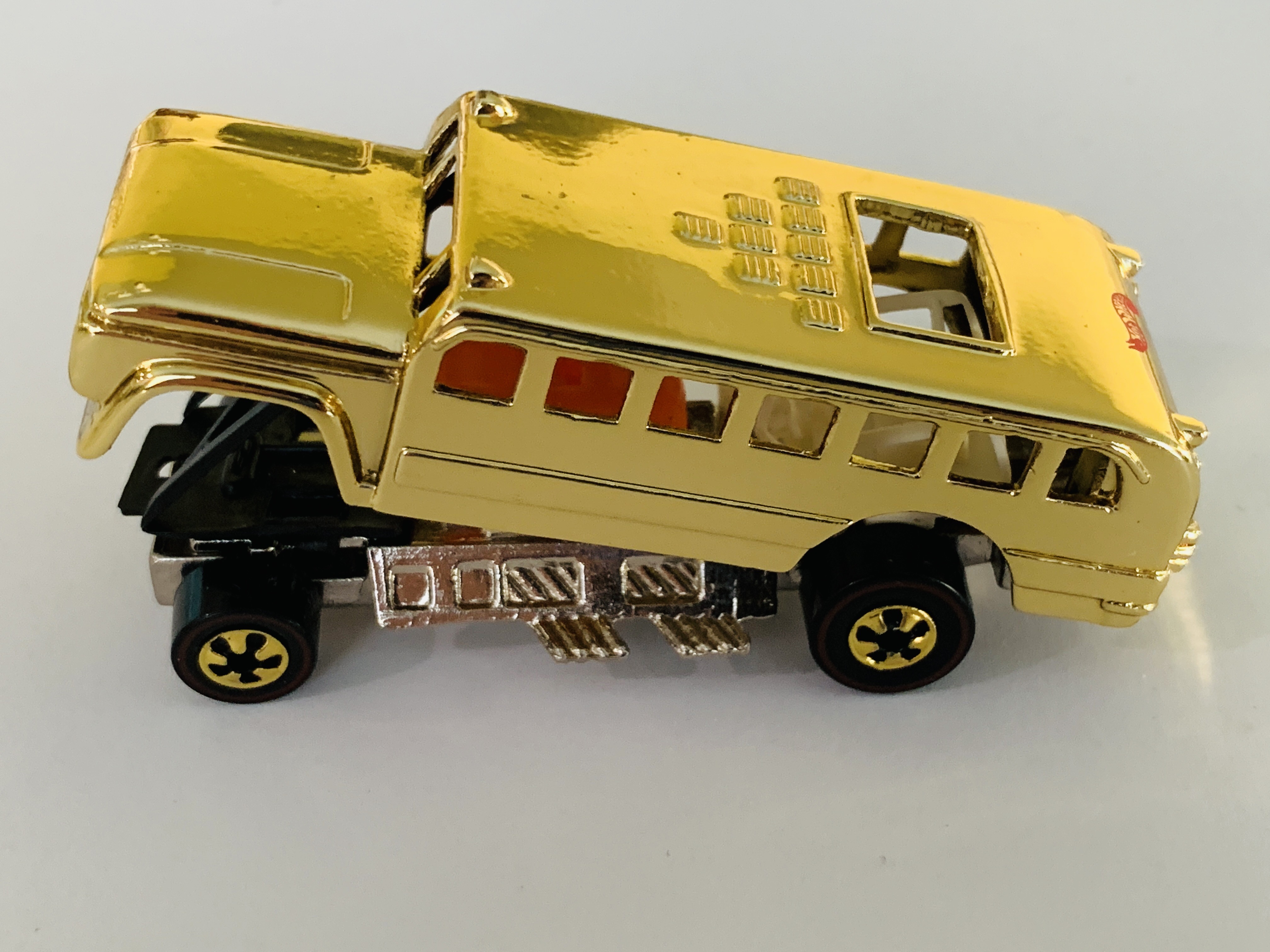 Hot Wheels FAO Schwarz Gold Series II S' Cool Bus