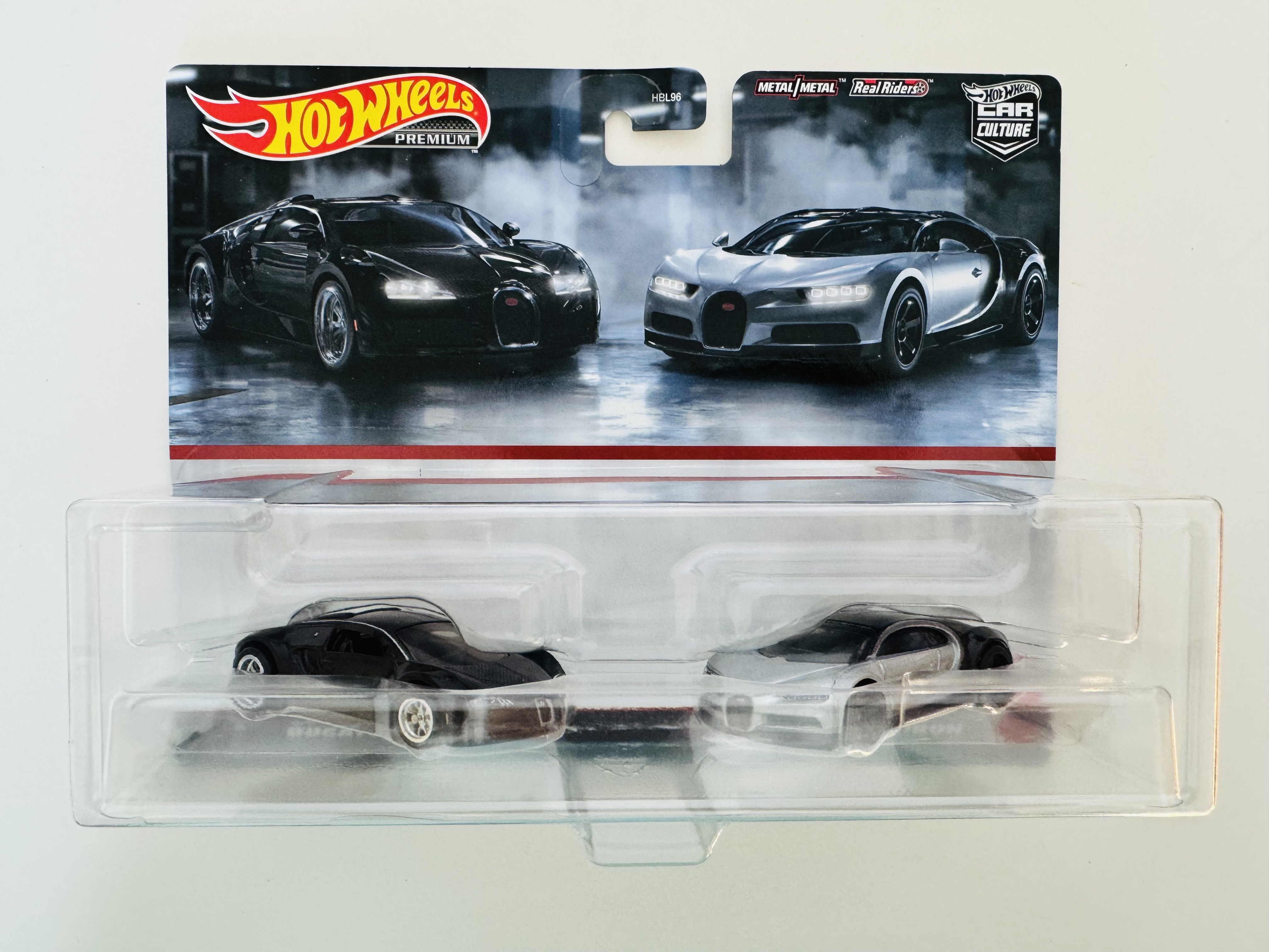 Hot Wheels Premium Bugatti Veyron & '16 Bugatti Chiron Two Pack