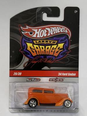 10668-Hot-Wheels-Larry-s-Garage--34-Ford-Sedan-Chase---Orange