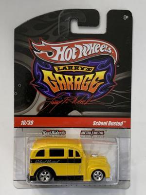 10679-Hot-Wheels-Larry-s-Garage-School-Busted---Yellow