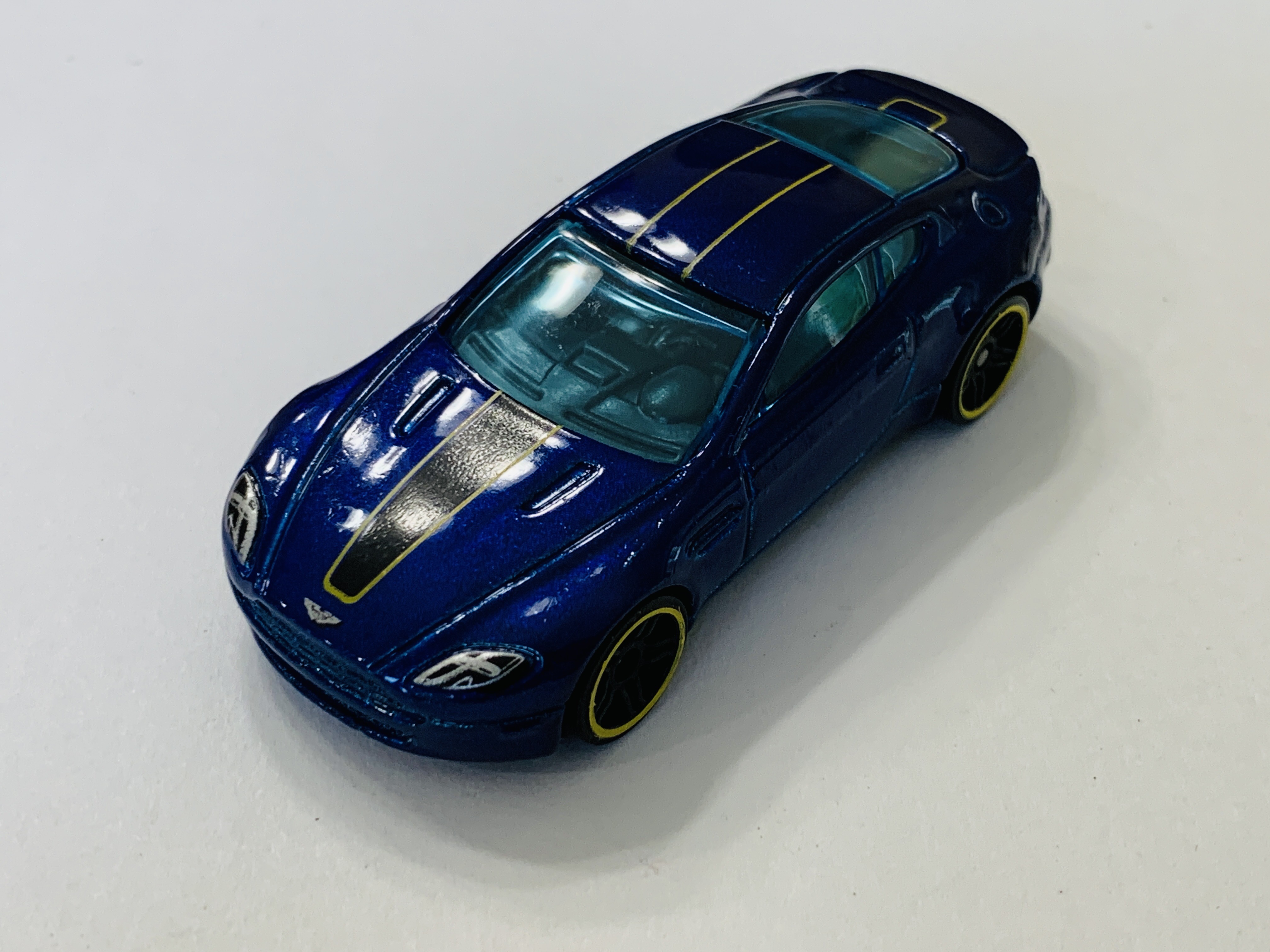 Hot Wheels Aston Martin V8 Vantage