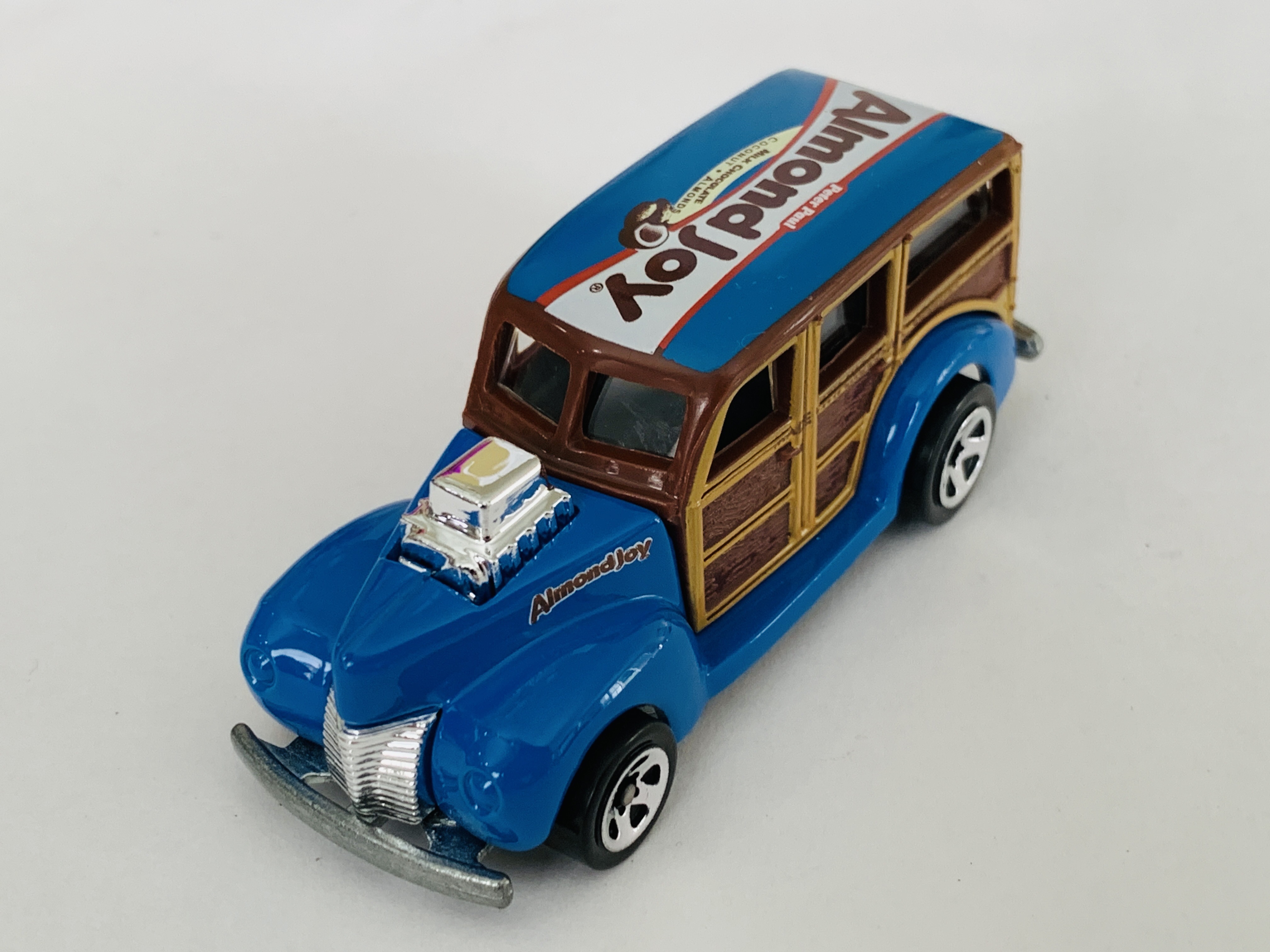 Hot Wheels Delivery Almond Joy '40s Woodie