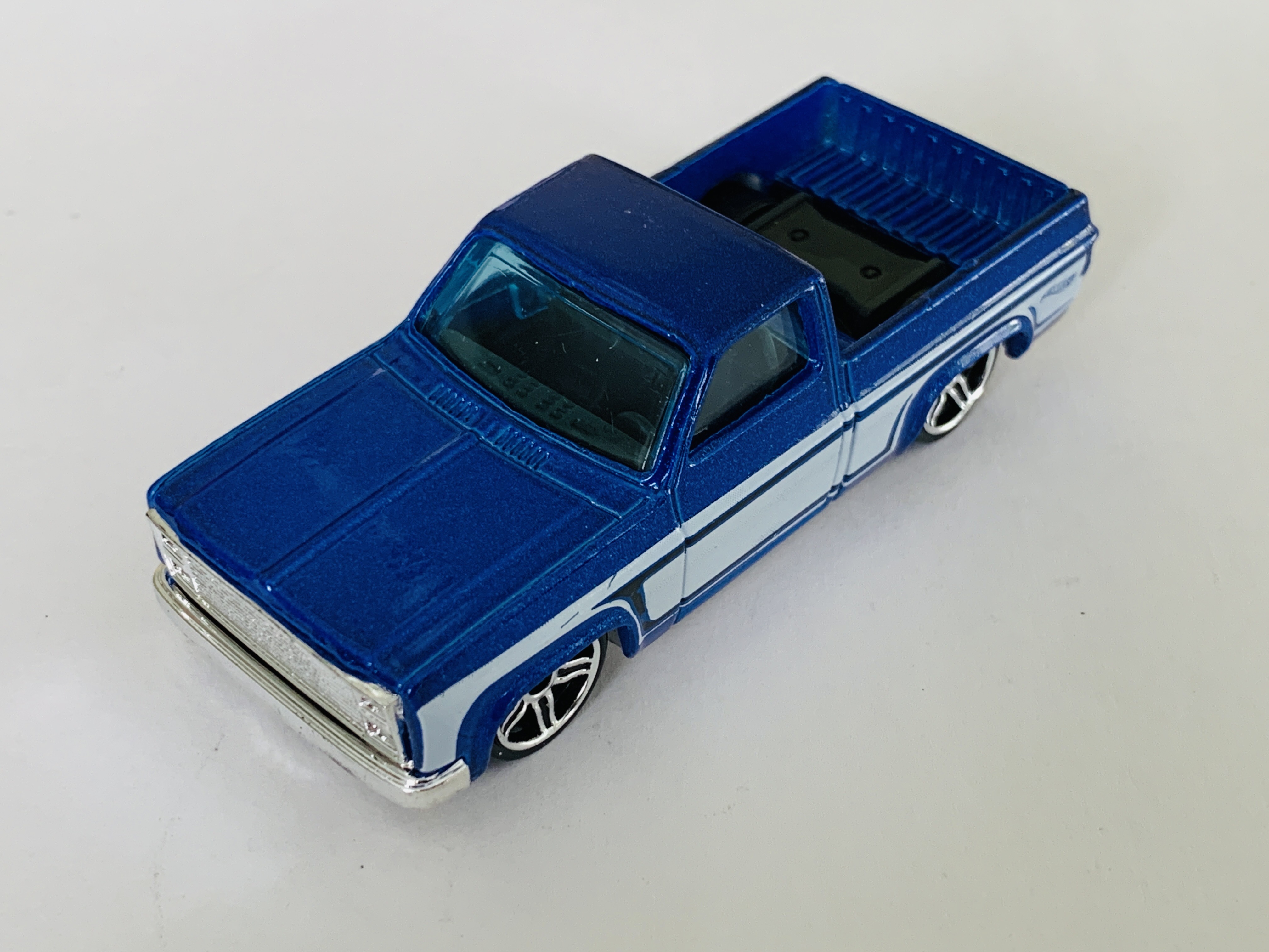 Hot Wheels '83 Chevy Silverado