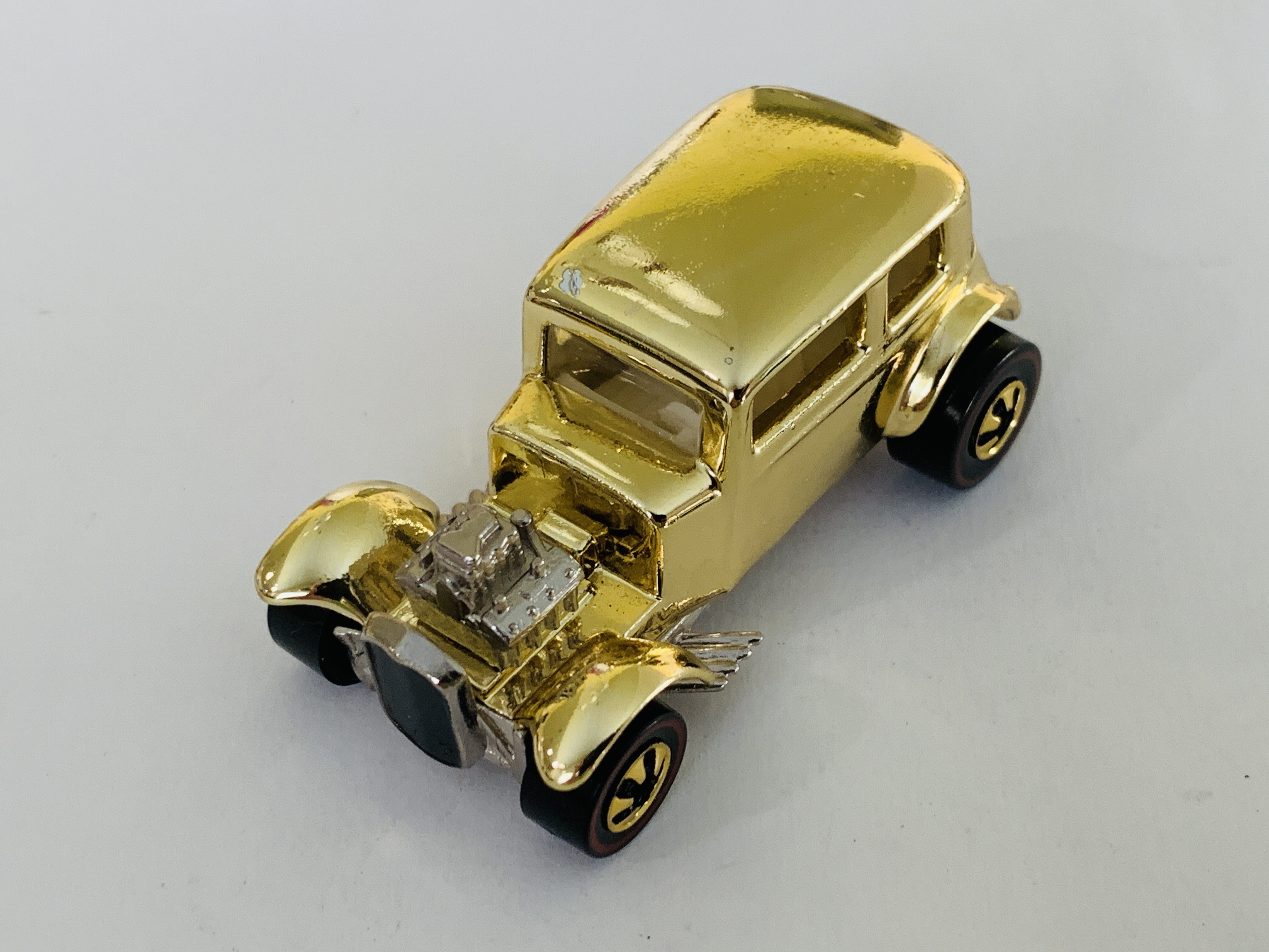 Hot Wheels FAO Schwarz Gold Series '32 Ford Vickey - Roof Chip