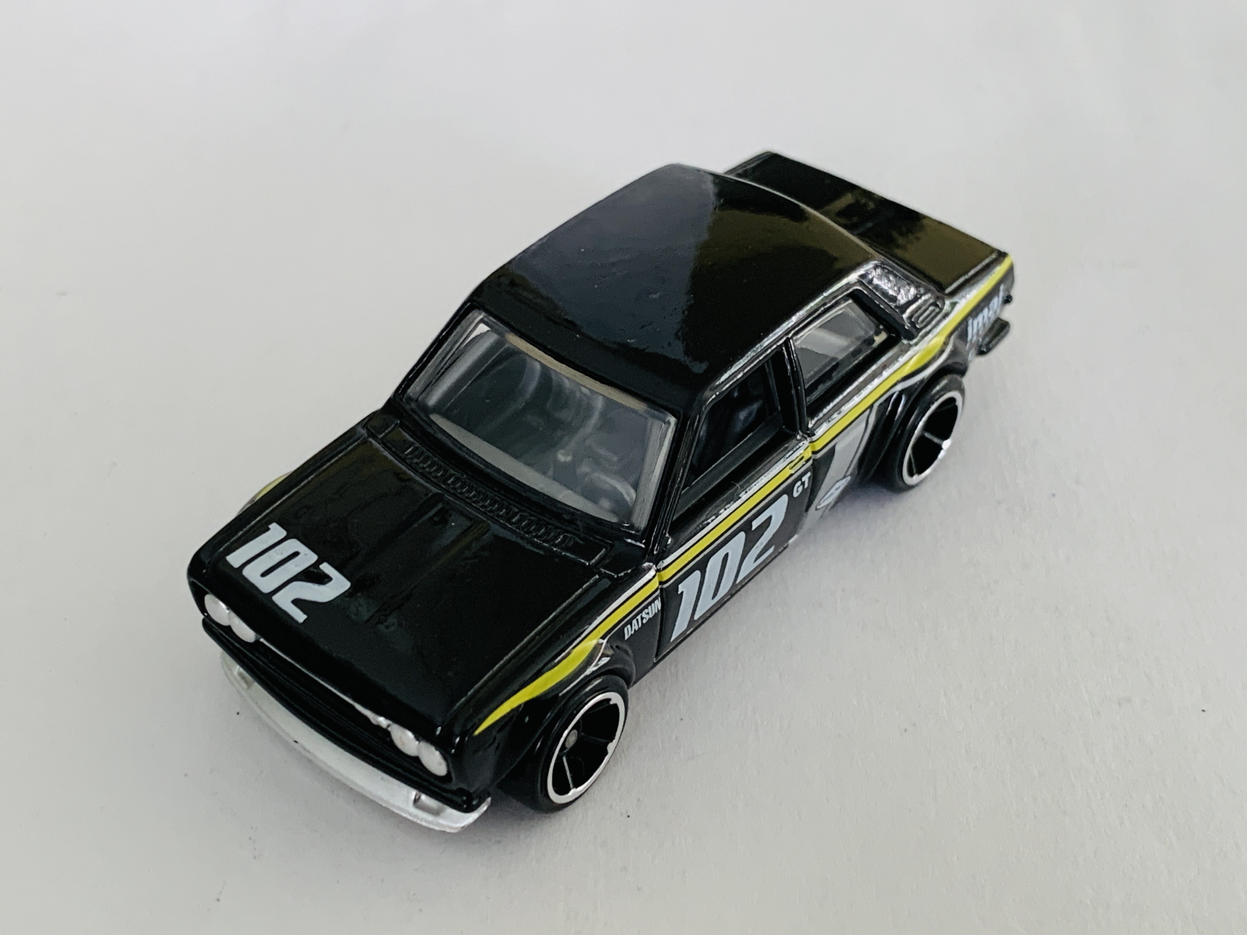 Hot Wheels - Datsun Bluebird Wagon 510 - Negro - Momo - Gráficos de velocidad HW 8/10-146/250
