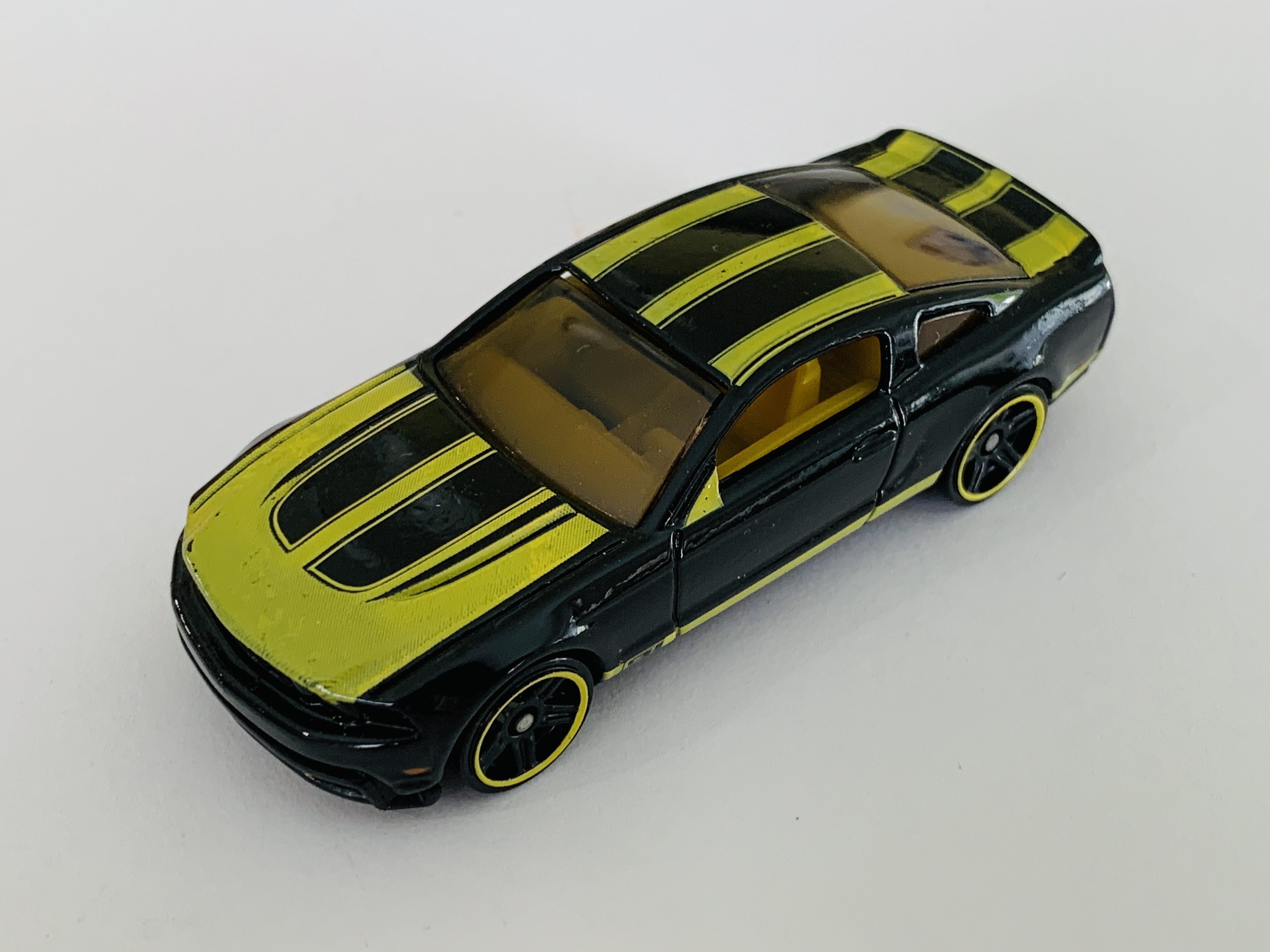 Hot Wheels 2010 Ford Mustang GT