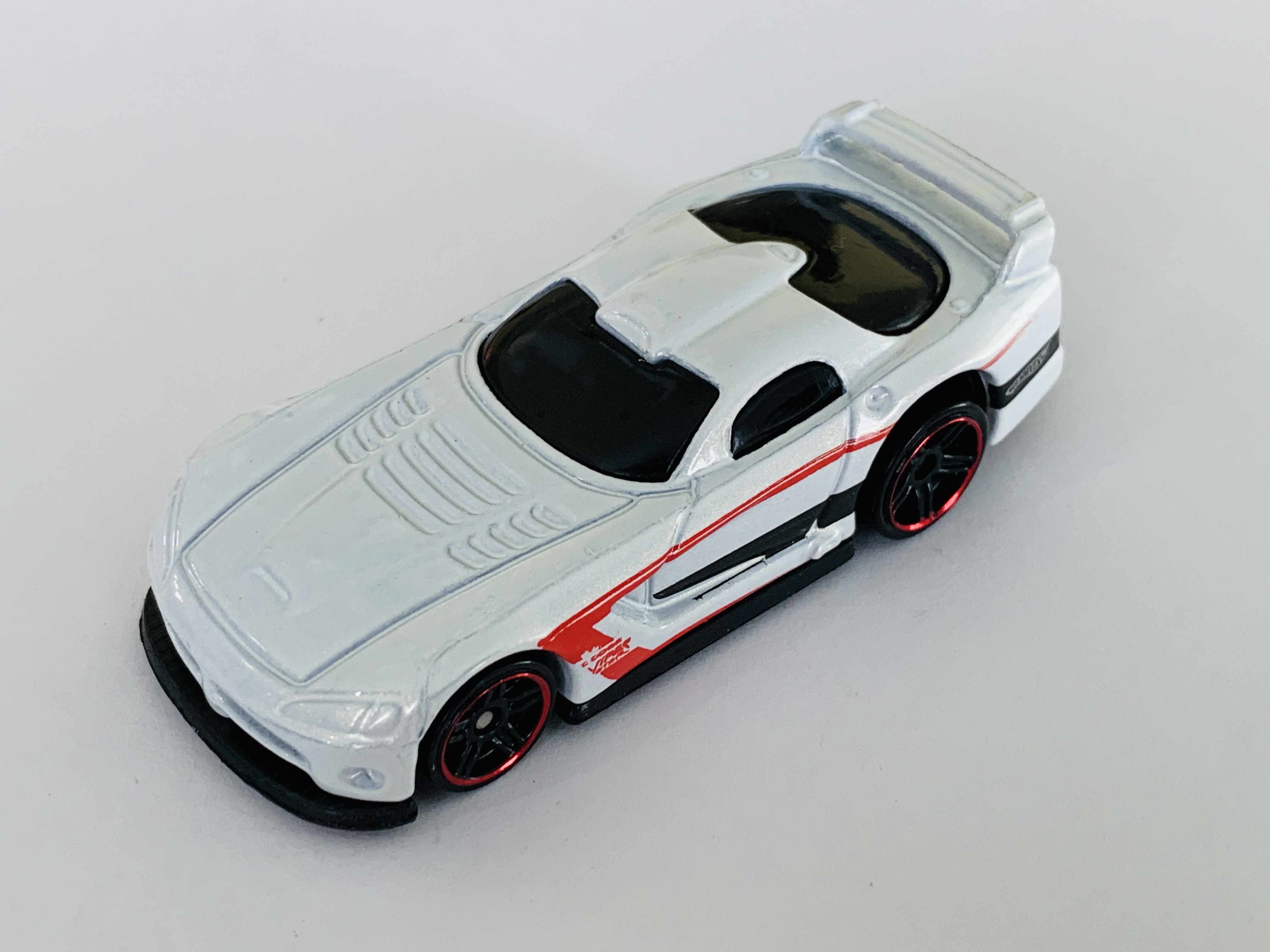 Hot Wheels Dodge Viper GTS-R