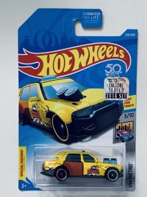 7982-Hot-Wheels-Factory-Set-Time-Attaxi