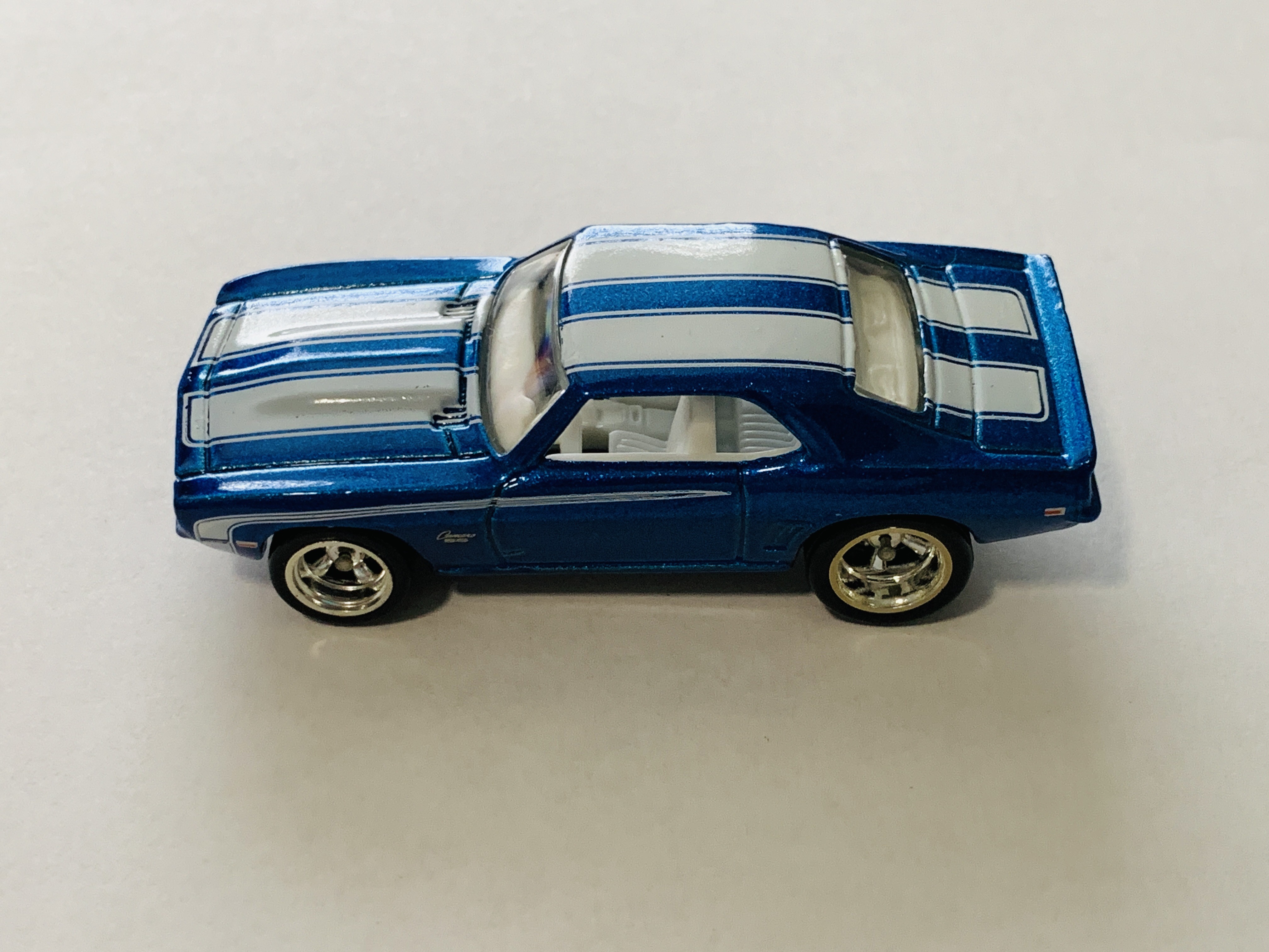 Hot Wheels Phil's Garage '69 Camaro Chase