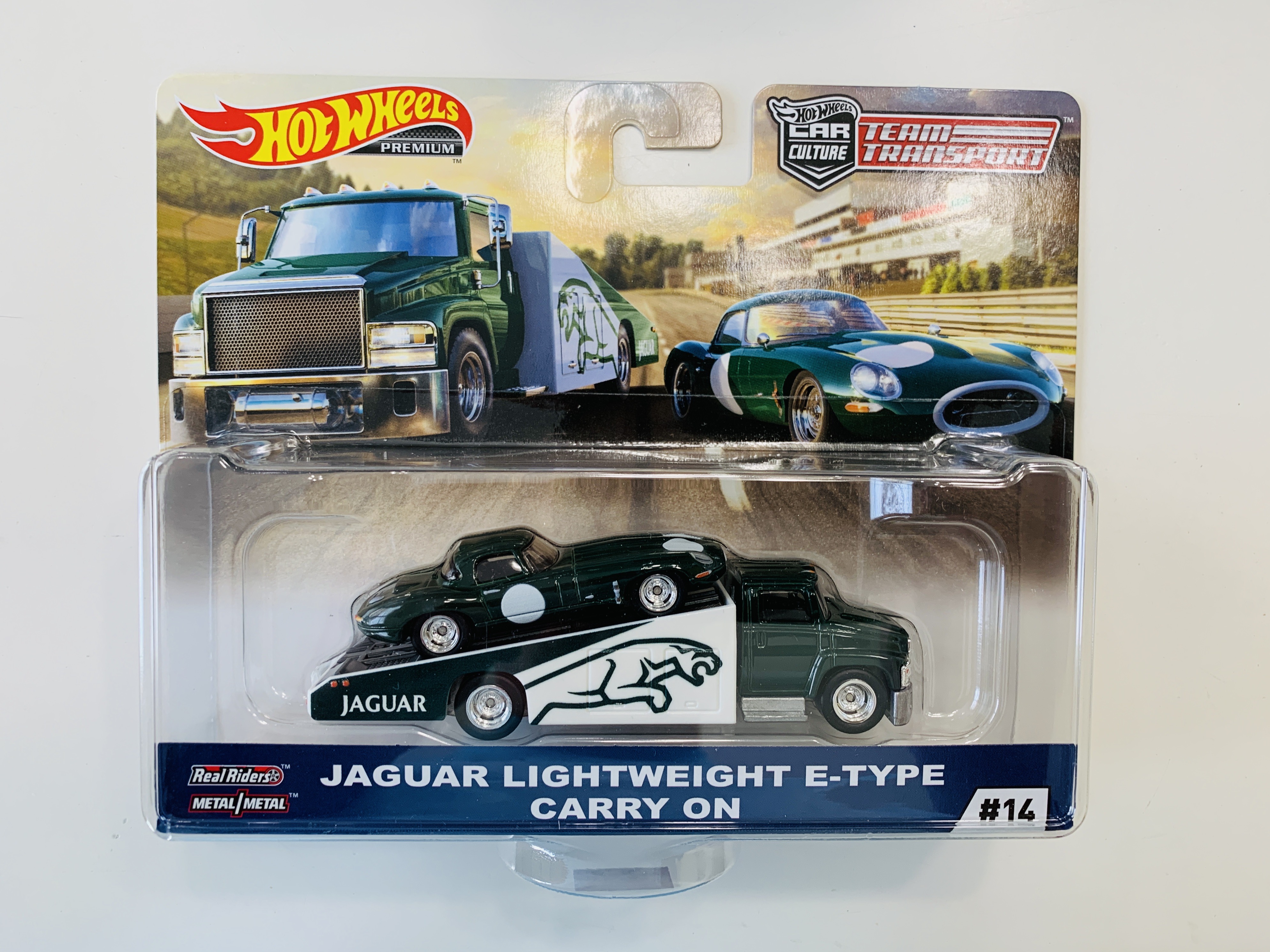 Hot Wheels Team Transport 1/64 - Camion Avec Jaguar E-type Lightweight #14, Modèle 2019 Neuf