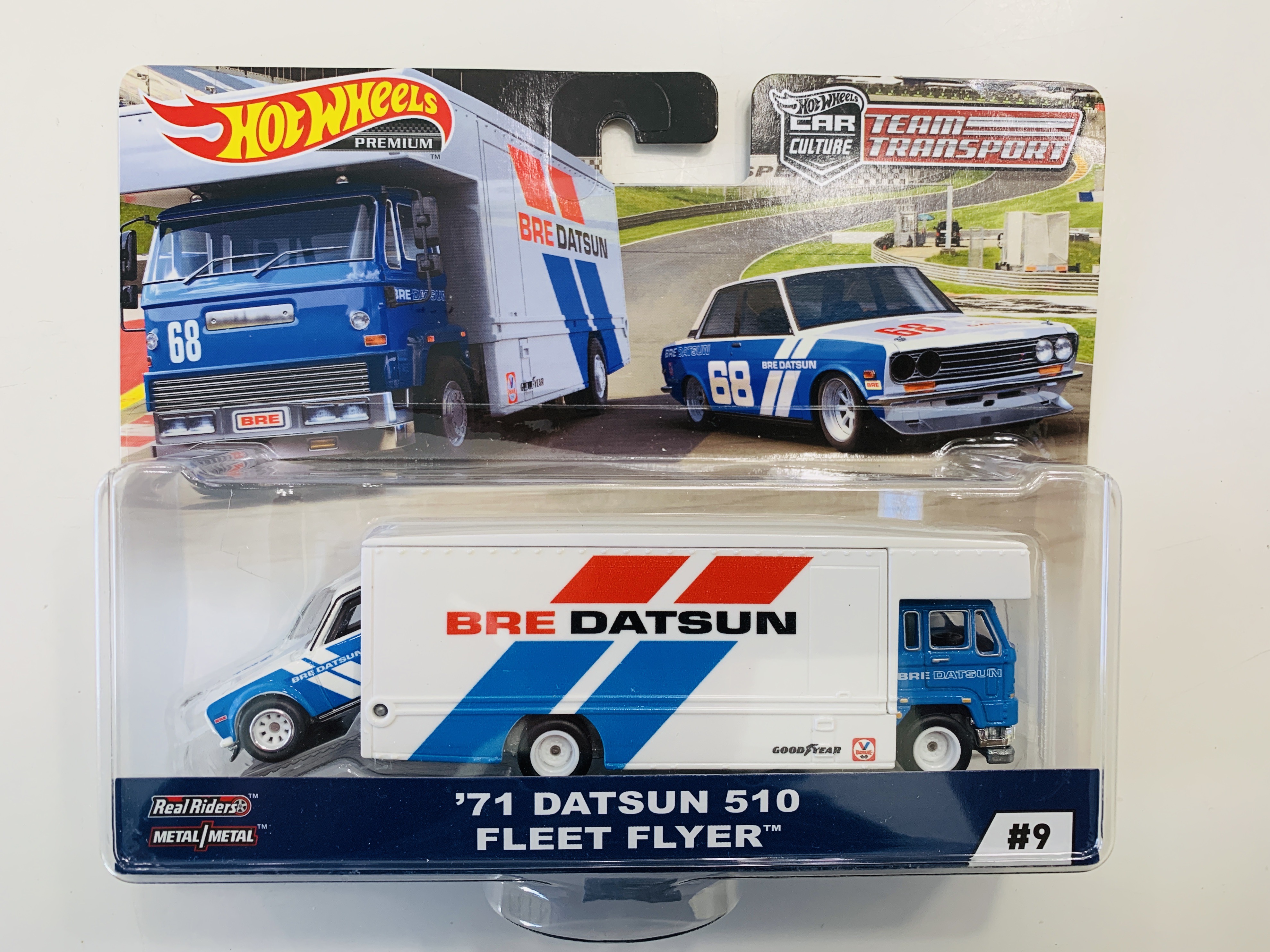 Hot Wheels Team Transport #9 '71 Datsun 510 / Fleet Flyer