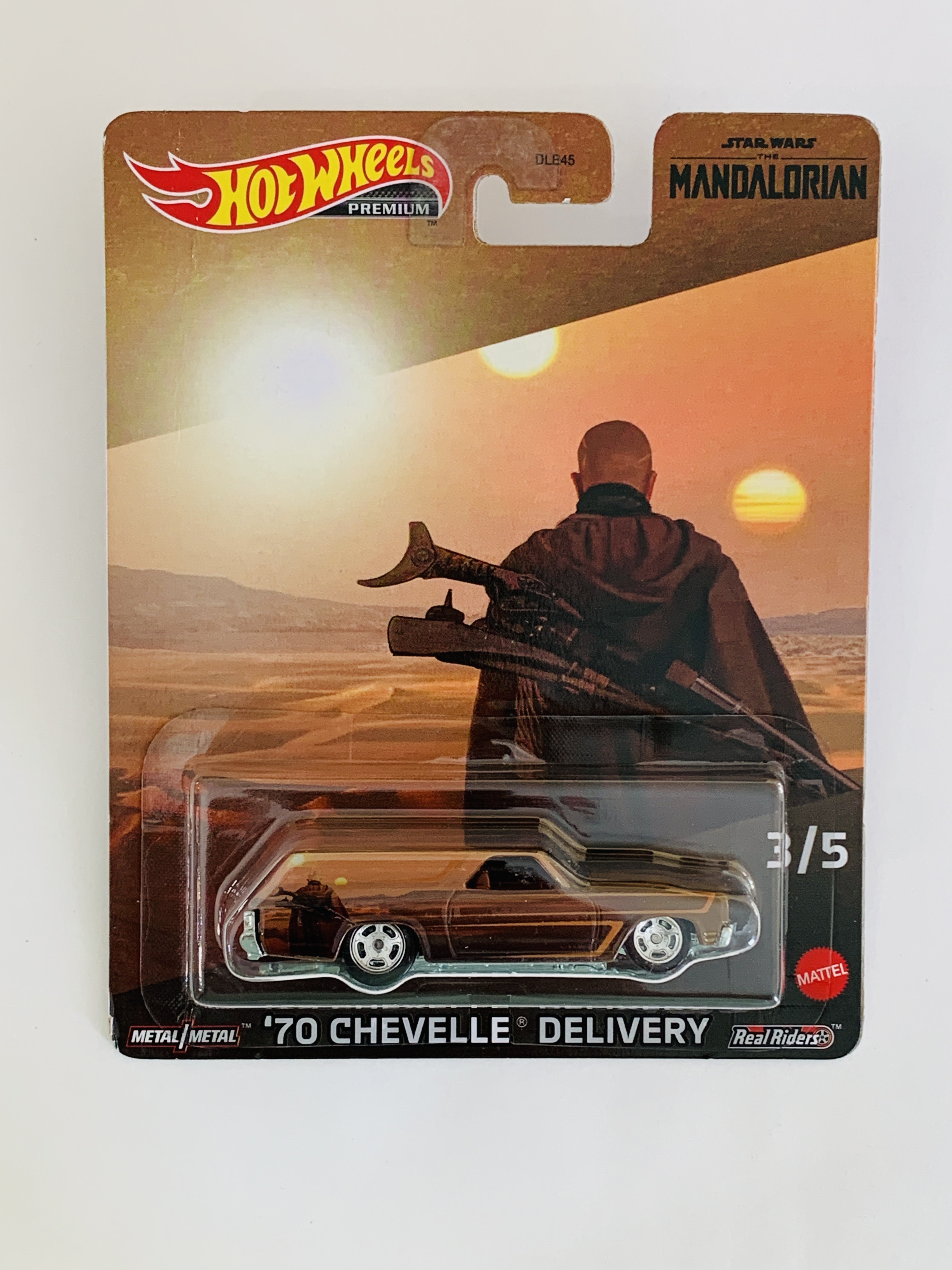 hot-wheels-premium-star-wars-the-mandalorian-70-chevelle-delivery