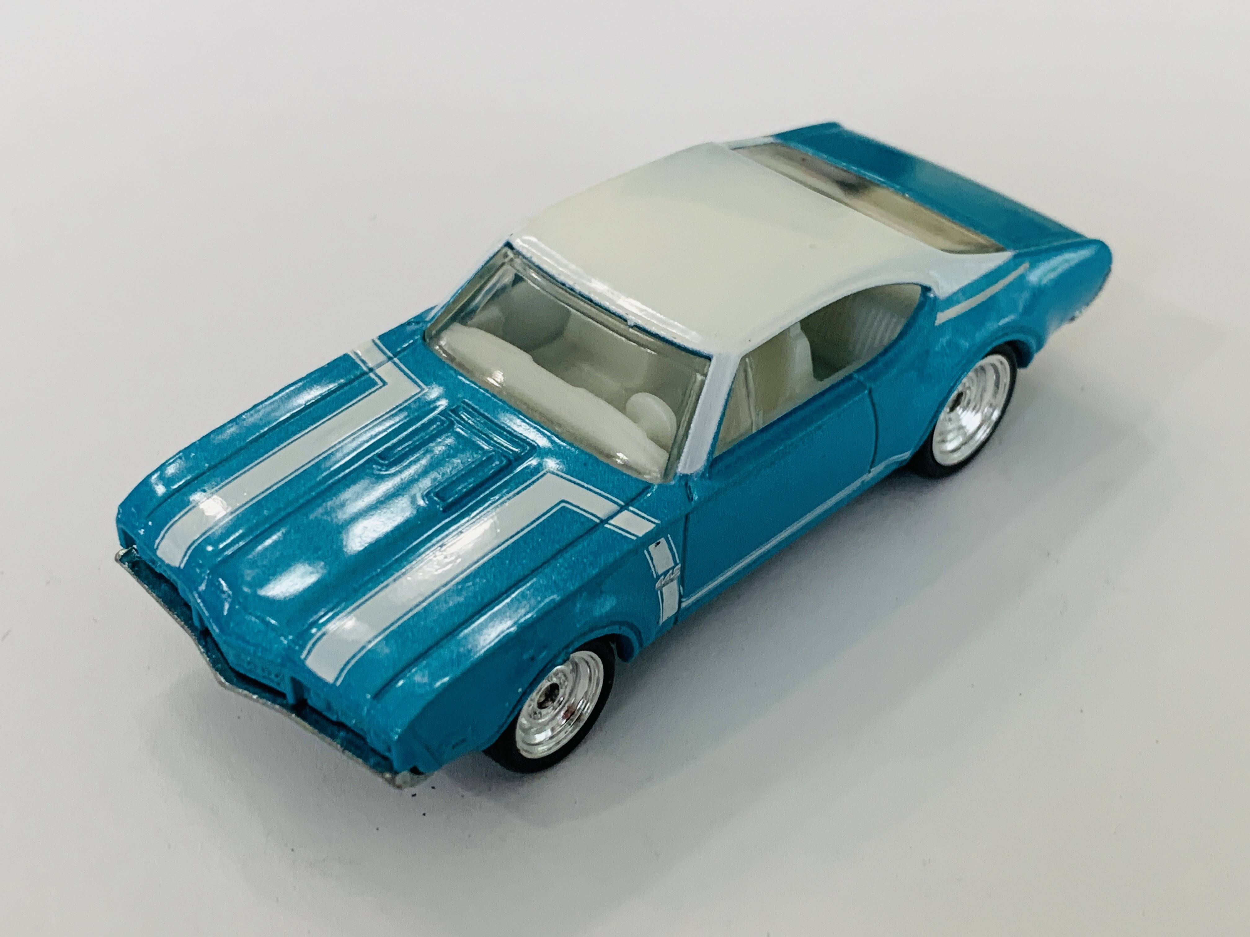 Hot Wheels Boulevard '68 Olds 442