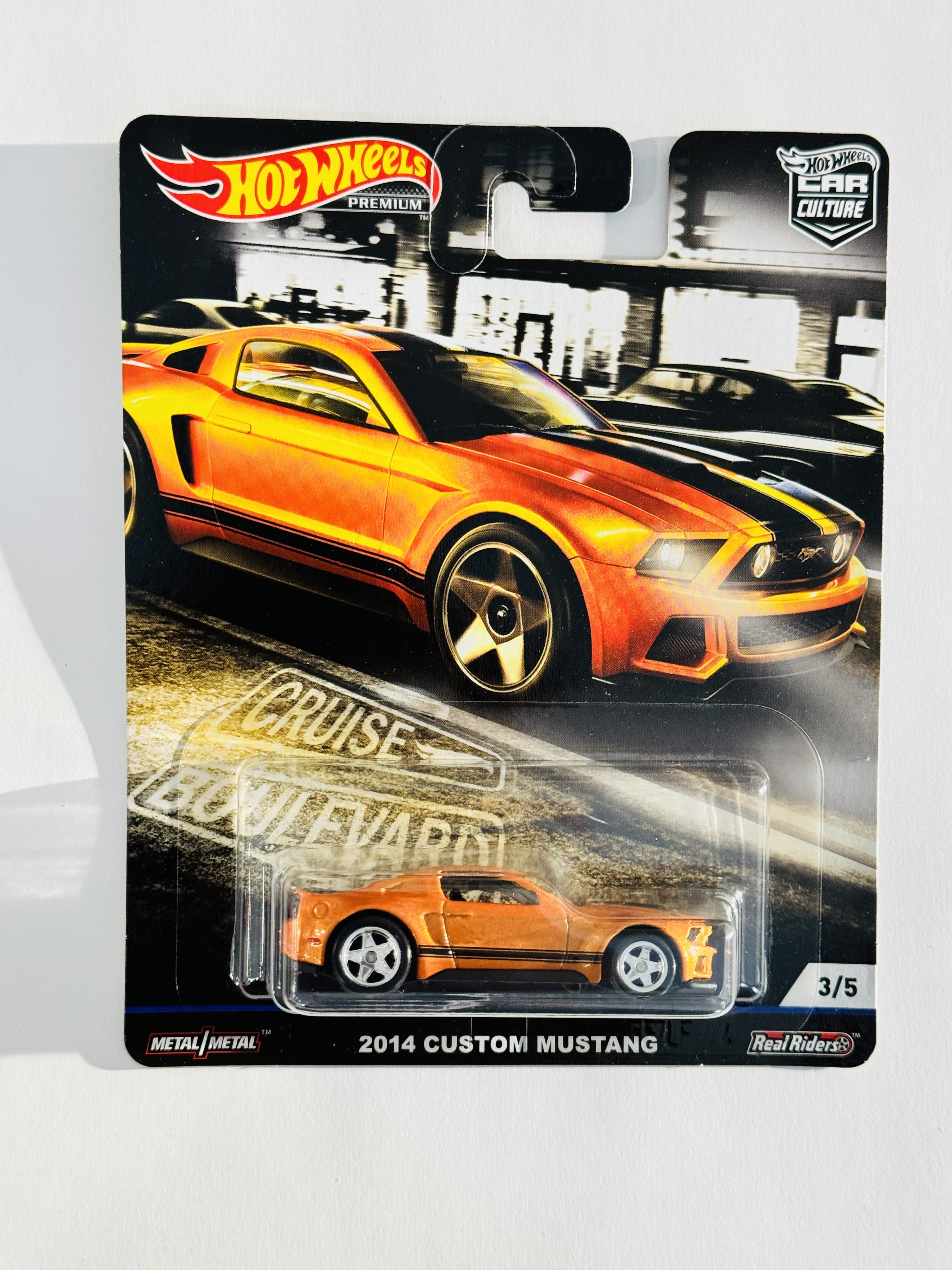 Hot Wheels Premium Cruise Boulevard 2014 Custom Mustang