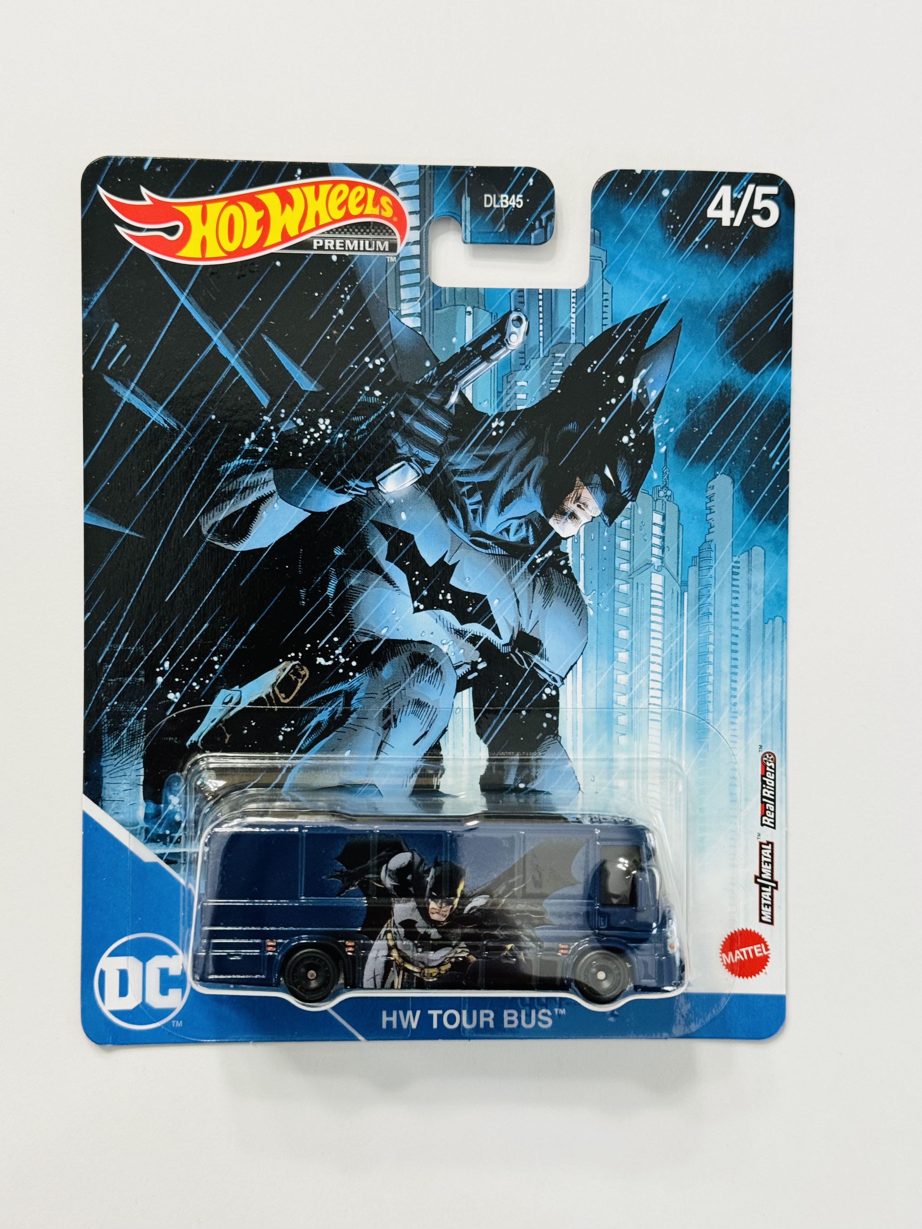 Hot Wheels Premium DC Comics Batman HW Tour Bus