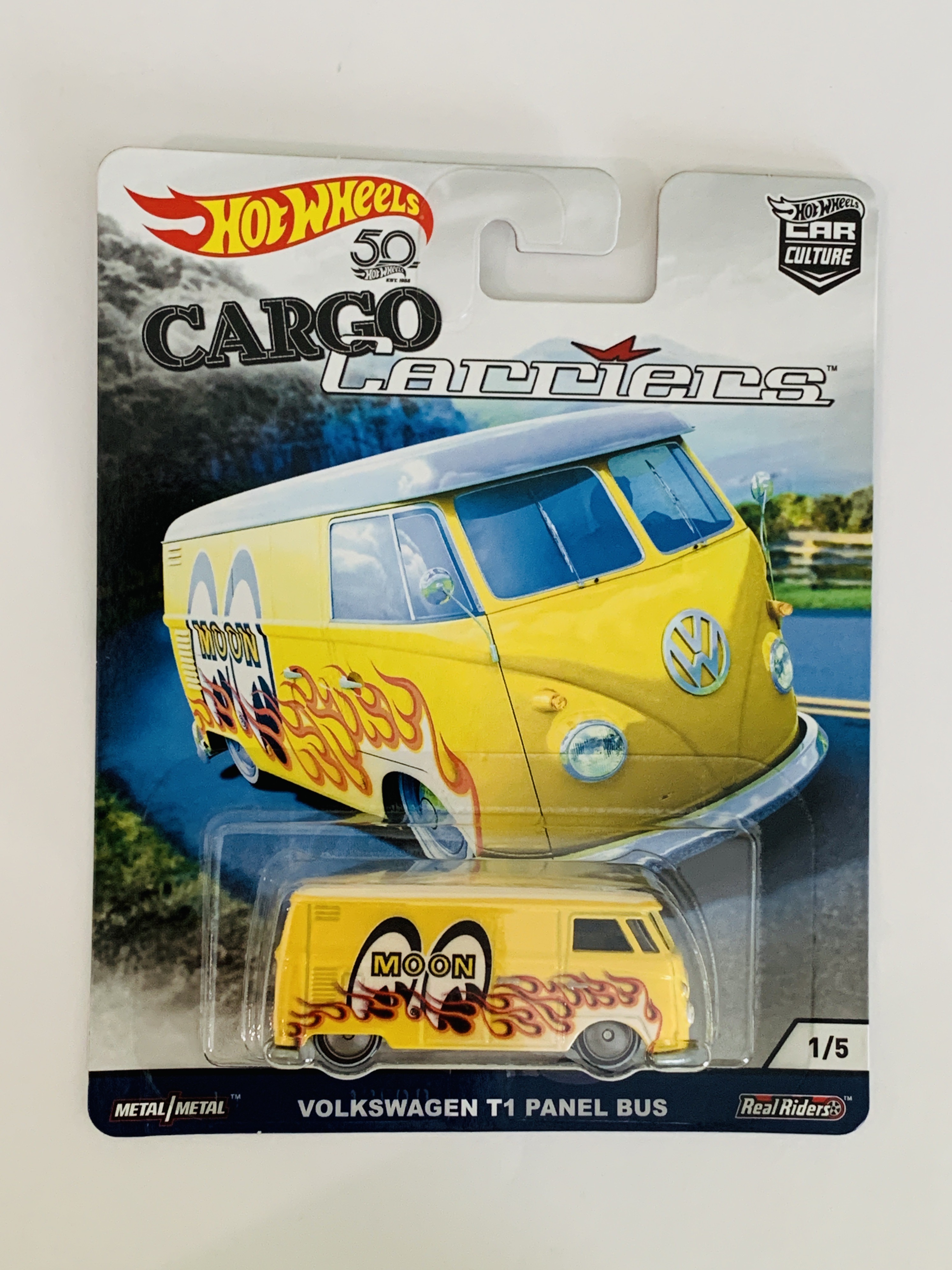 Hot Wheels Car Culture Cargo Carriers Moon Eyes Volkswagen T1 Panel Bus