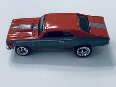10548-Hot-Wheels-Garage--68-Chevy-Nova