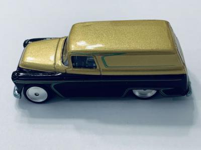 10558-Hot-Wheels-Garage--55-Chevy-Panel