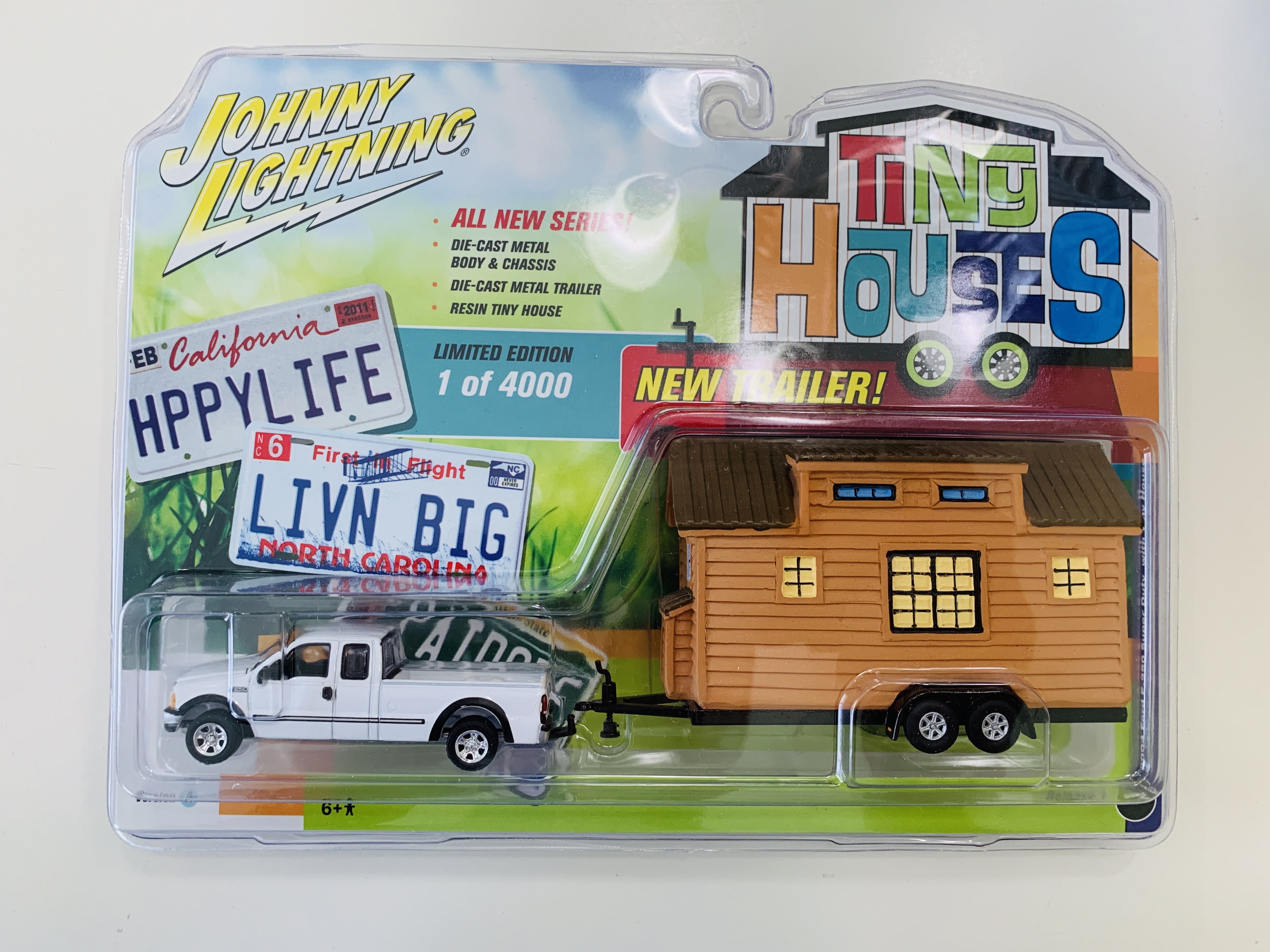 Johnny Lightning Tiny Houses 2004 Ford F-250 Super Duty With Brown Tiny House
