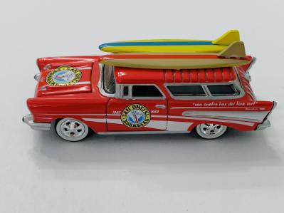 204L-16934-Johnny-Lightning-Surf-Rods-1957-Chevy-Nomad