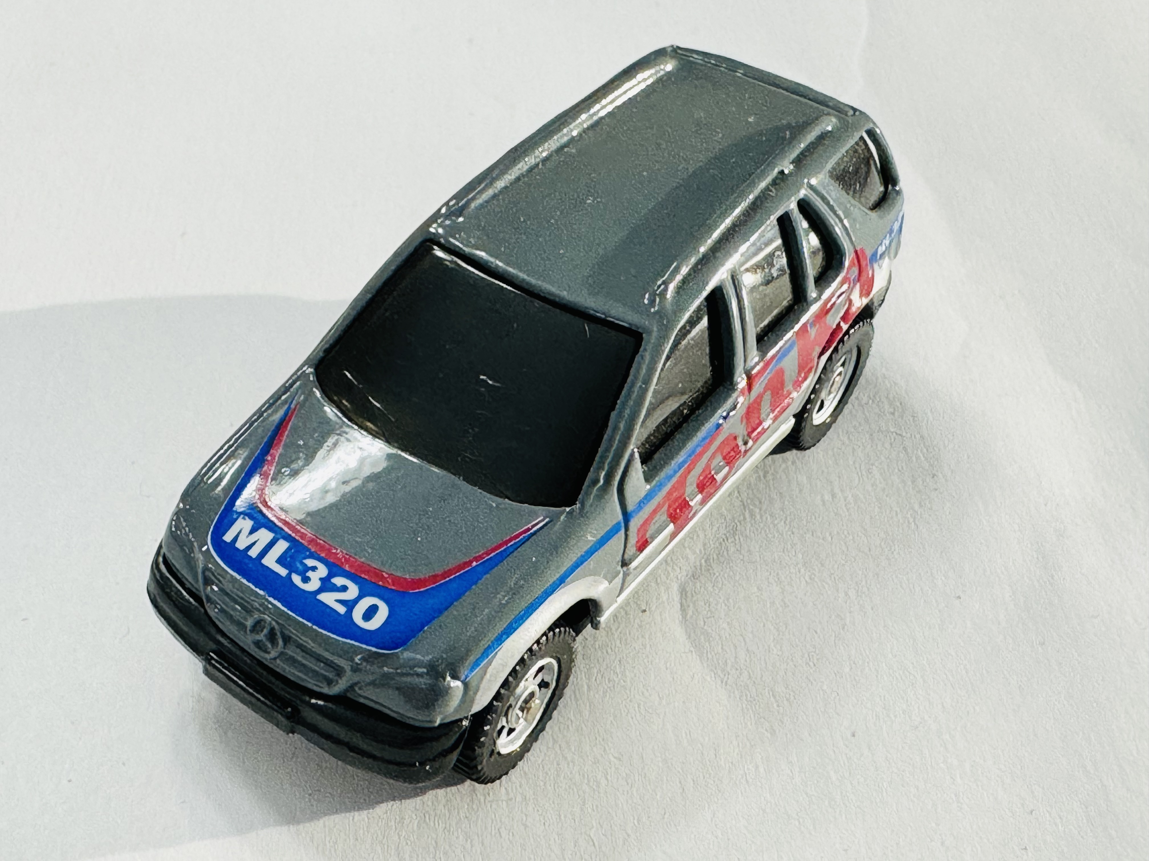 Mercedes Benz ML-320 diecast metal araba. Maisto Models üretimi. 1 18 - Antika v