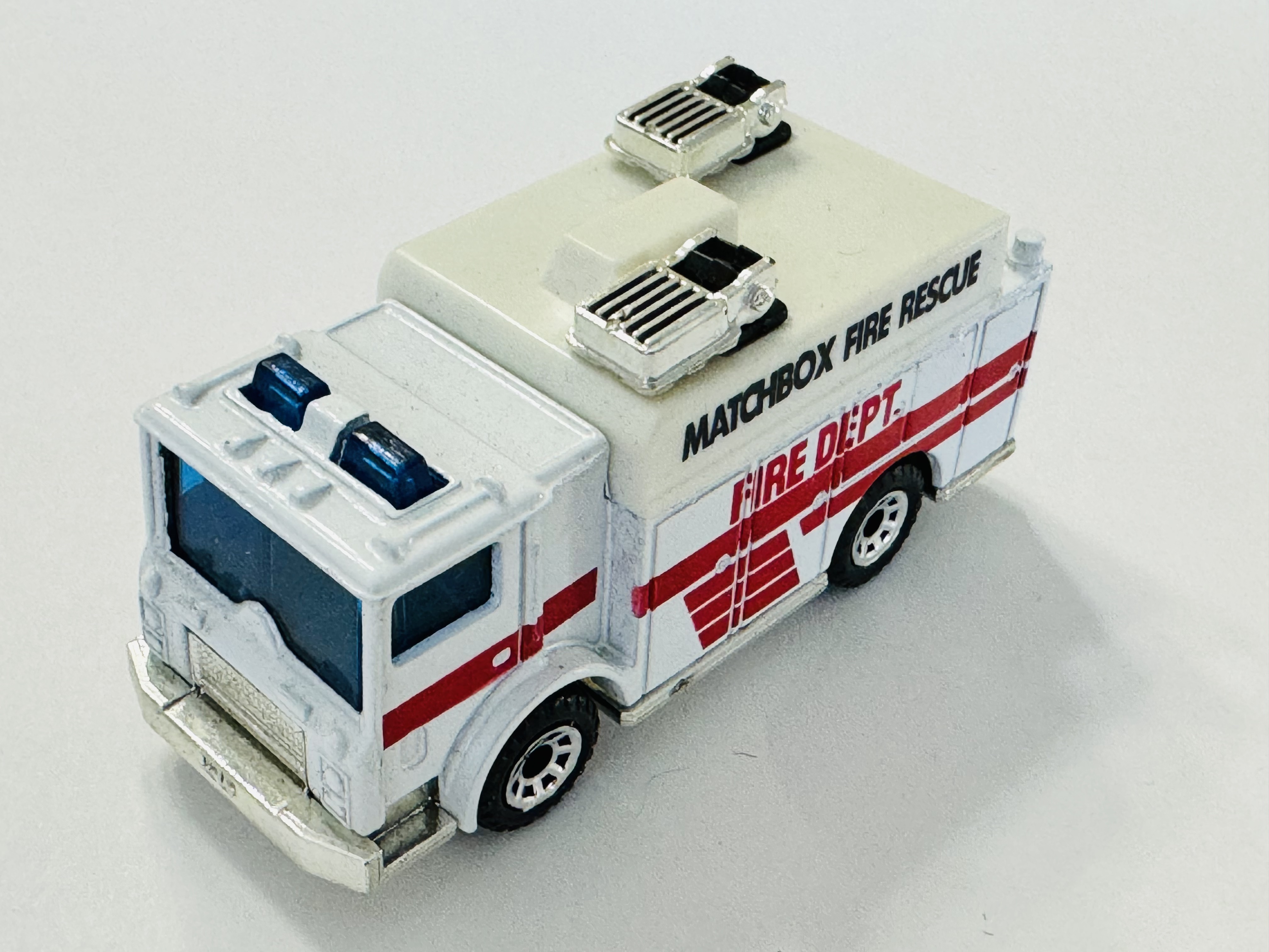 Matchbox Mack Auxillary Power Truck