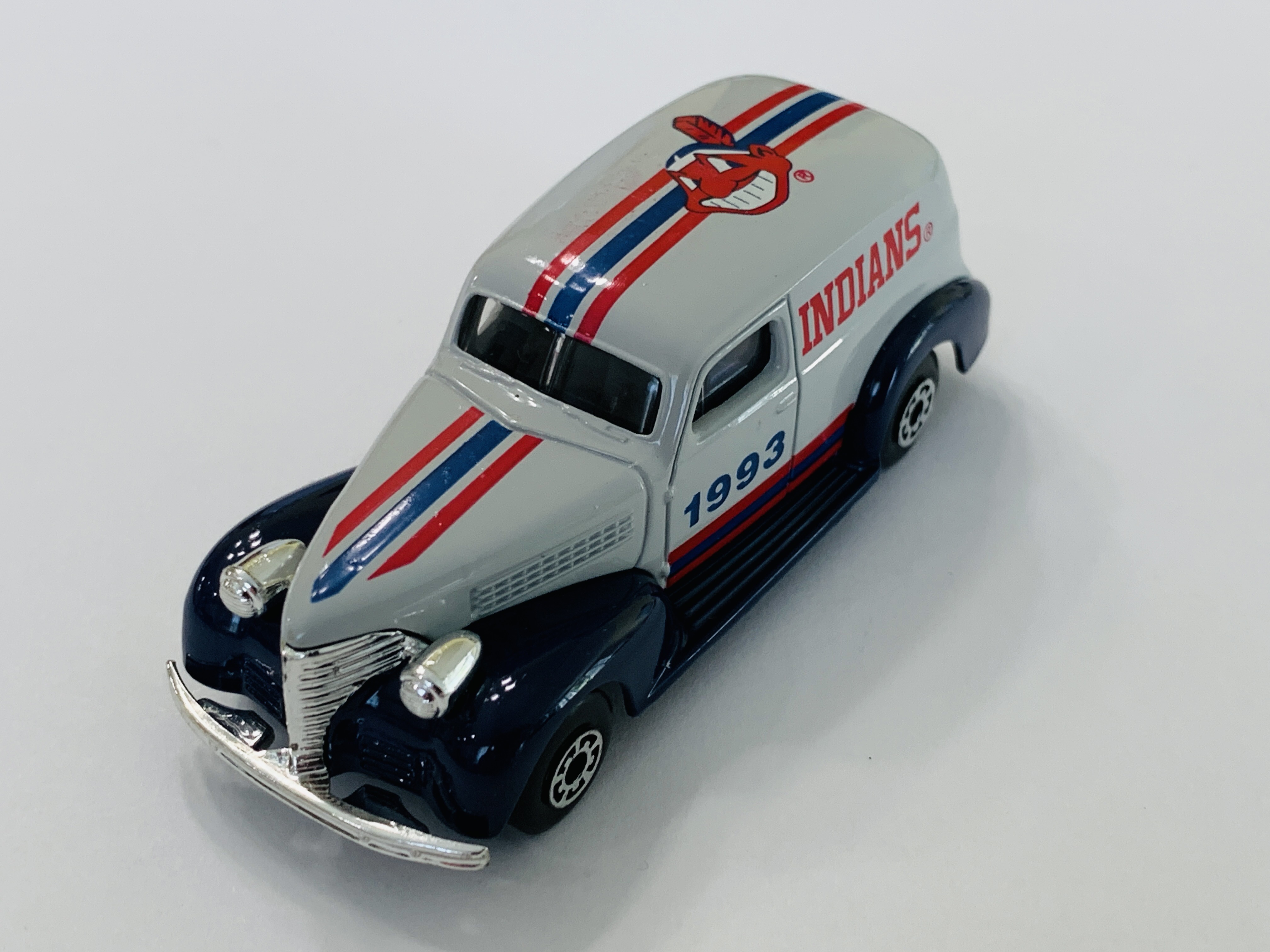 Matchbox 1993 Indians '39 Chevy Sedan Delivery