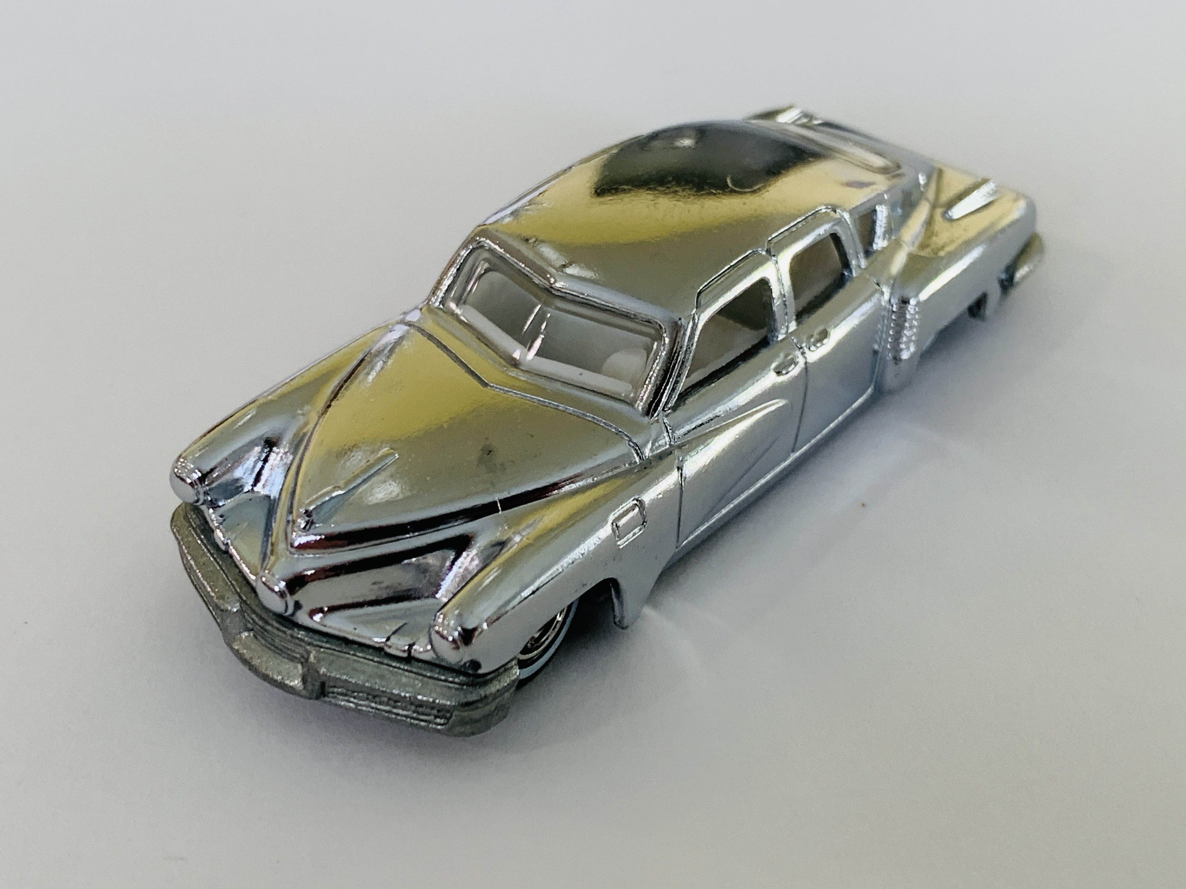 Hot Wheels Classics Series 5 Tucker Torpedo Chase