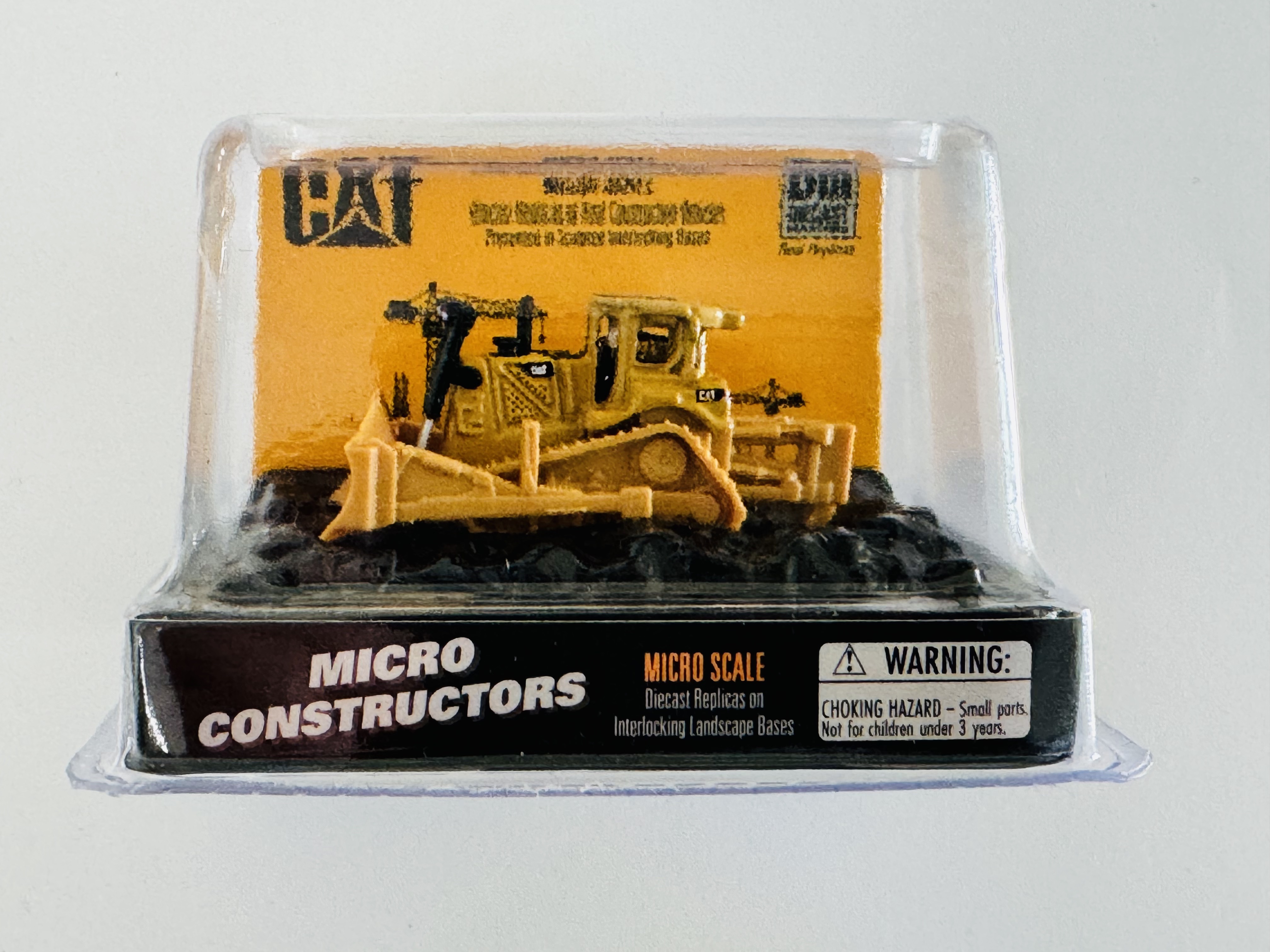 DM Diecast Masters CAT Micro Scale D8T Track-Type Tractor